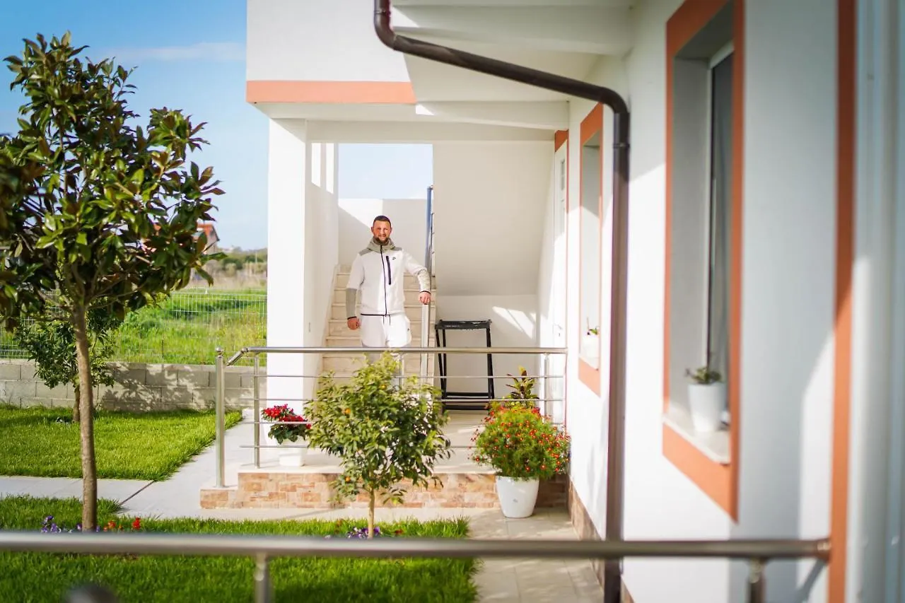 Villa KOKONESHI Divjake Affittacamere